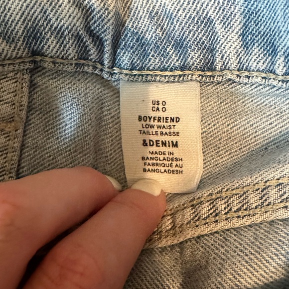 H&M Light Blue Boyfriend Jeans - Picture 2 of 4